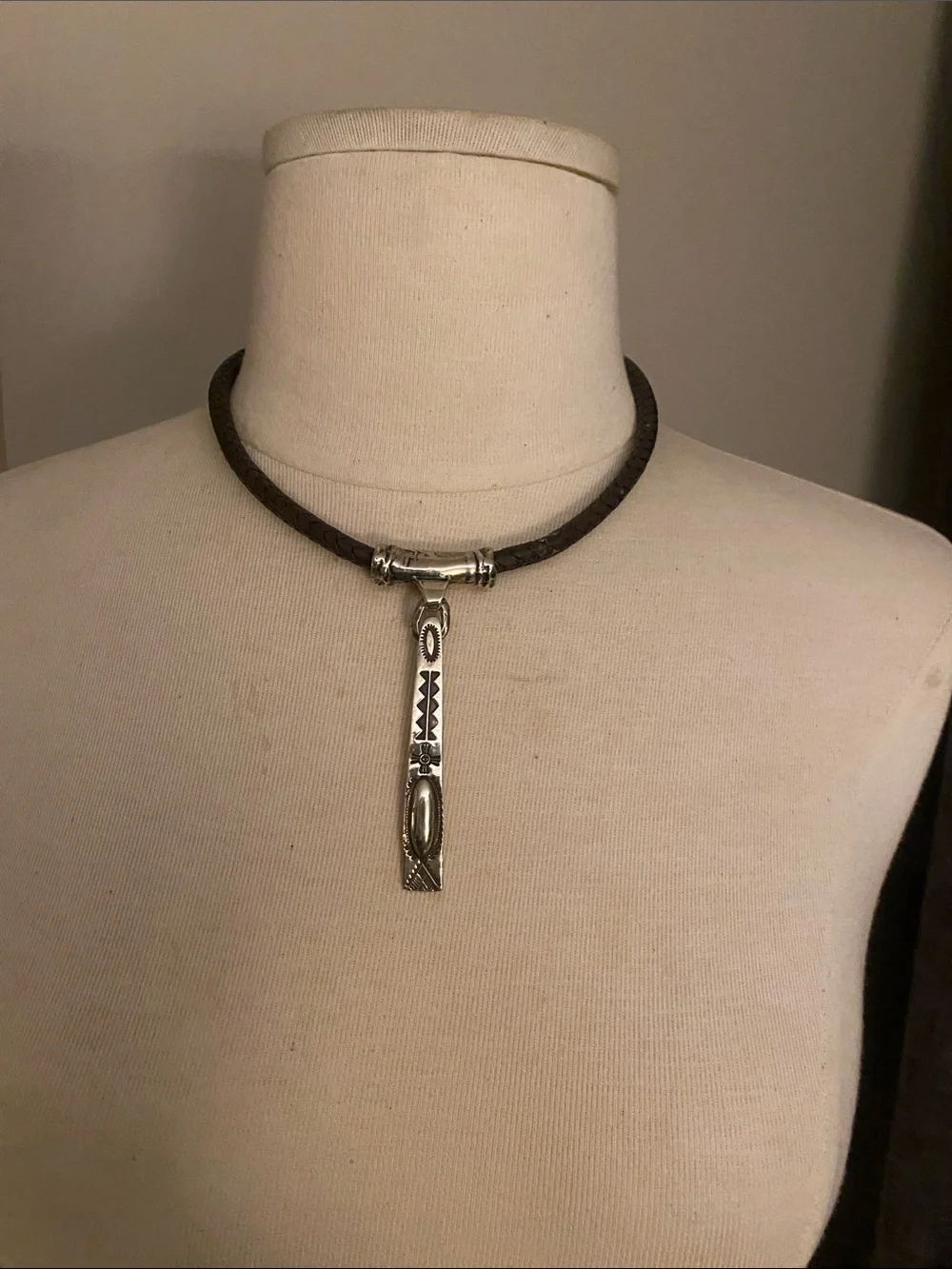 N/A stylish silver
